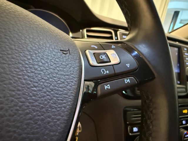 VOLKSWAGEN Golf Sportsvan usata, con Controllo automatico clima