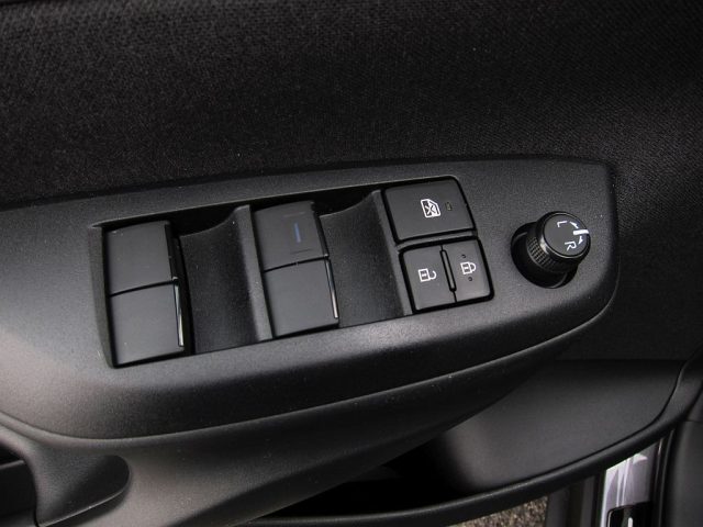 TOYOTA Yaris Cross usata, con Luci diurne