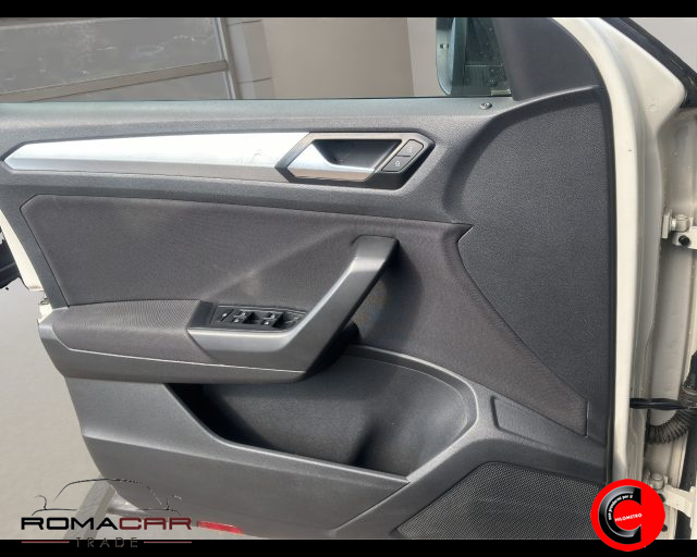 VOLKSWAGEN T-Roc usata, con Sedile posteriore sdoppiato