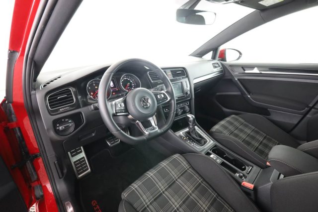 VOLKSWAGEN Golf usata 1