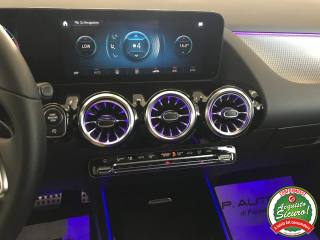 MERCEDES-BENZ GLA 200 usata, con Park Distance Control