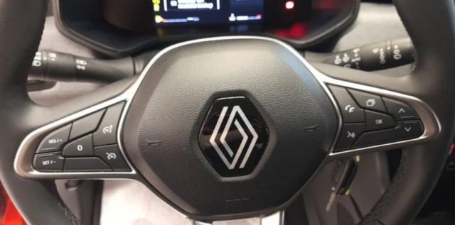 RENAULT Clio usata, con Chiusura centralizzata