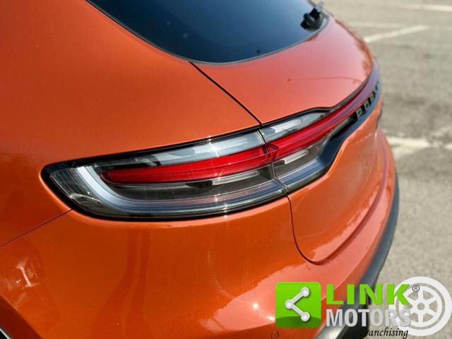 PORSCHE Macan usata, con Boardcomputer