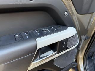LAND ROVER Defender usata, con Fendinebbia