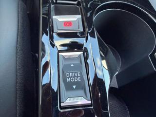 PEUGEOT 2008 usata, con Sistema di navigazione