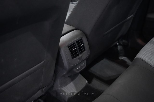 VOLKSWAGEN T-Roc usata 27