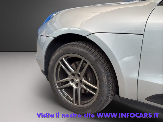 PORSCHE Macan usata, con Luci diurne LED