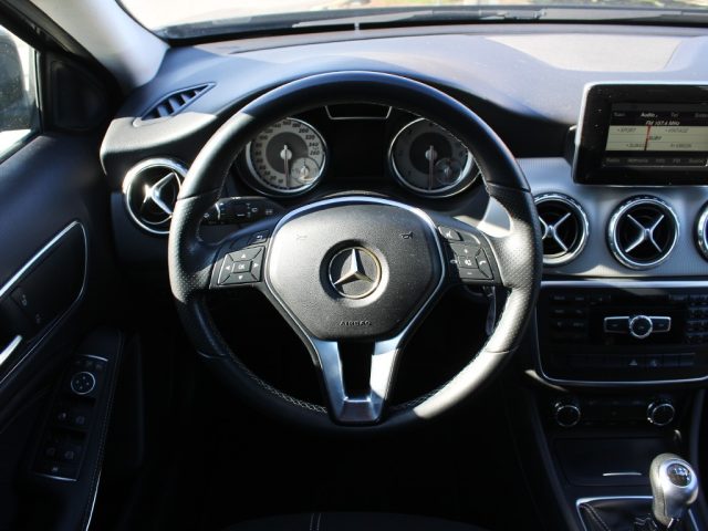 MERCEDES-BENZ GLA 180 usata, con Specchietti laterali elettrici