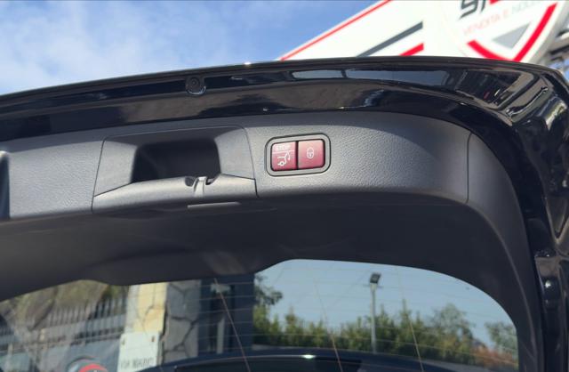 MERCEDES-BENZ GLA 200 usata, con Controllo automatico clima