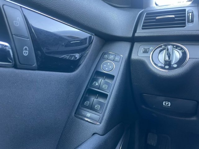 MERCEDES-BENZ C 220 usata, con Controllo trazione