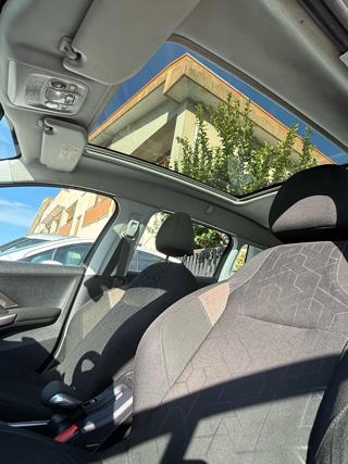 PEUGEOT 2008 usata, con Airbag testa