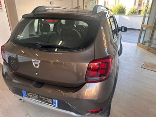 DACIA Sandero usata, con Autoradio