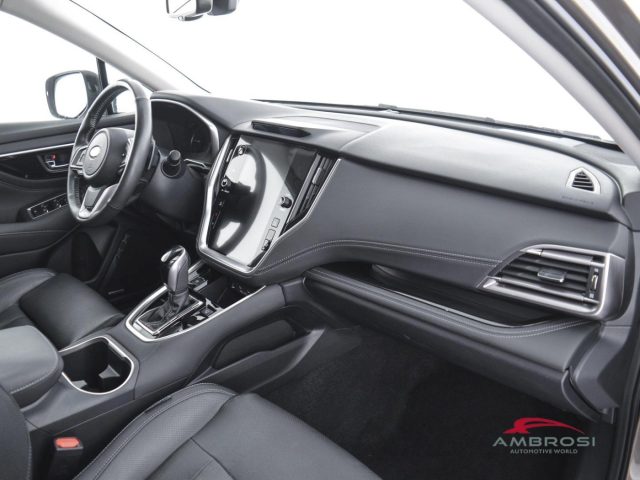 SUBARU OUTBACK usata 11
