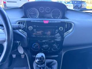 LANCIA Ypsilon usata, con Fendinebbia