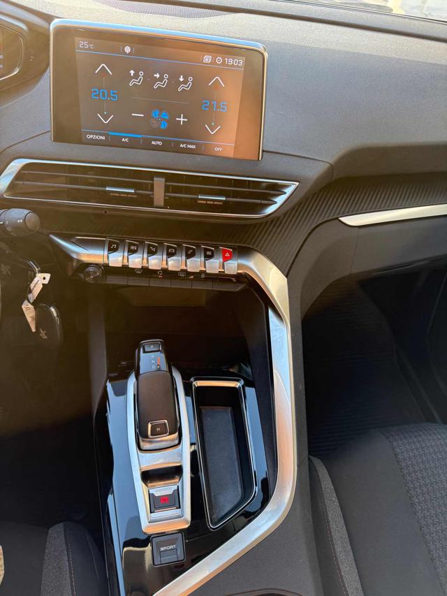 PEUGEOT 3008 usata, con Vetri oscurati