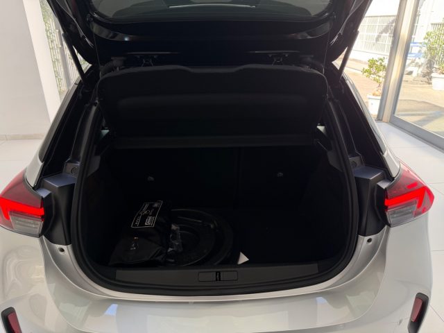 OPEL Corsa usata, con USB