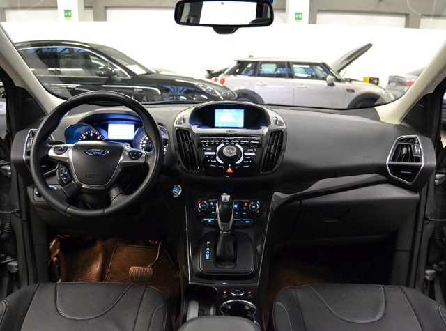 FORD Kuga usata, con Autoradio