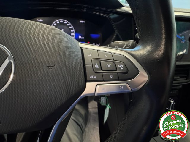 VOLKSWAGEN T-Cross usata, con USB