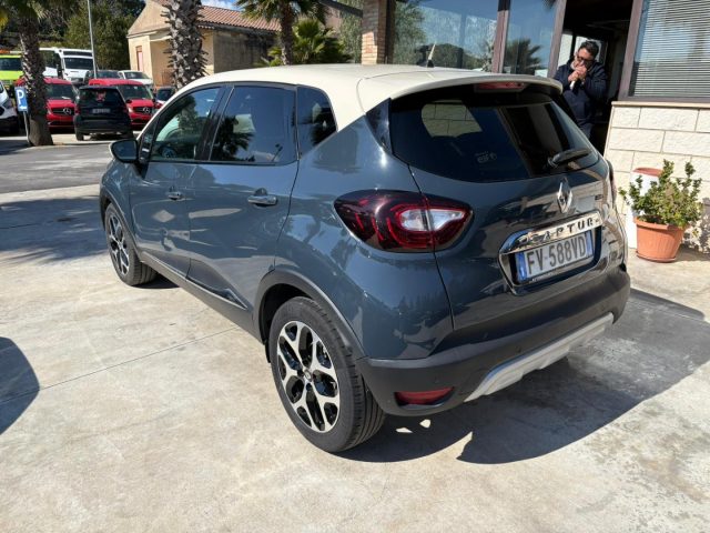 RENAULT Captur usata, con Autoradio