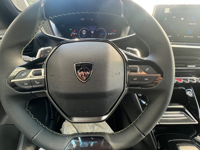 PEUGEOT 2008 usata, con Sistema di navigazione