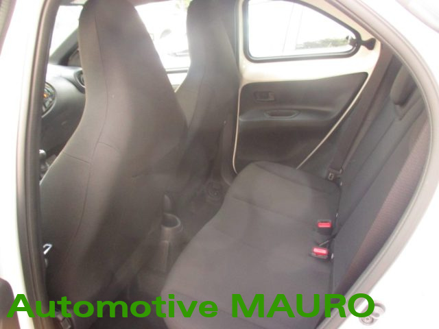 TOYOTA Aygo X usata, con Airbag testa