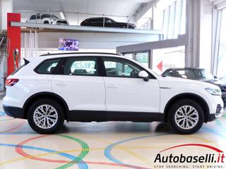VOLKSWAGEN Touareg usata, con Sedile posteriore sdoppiato