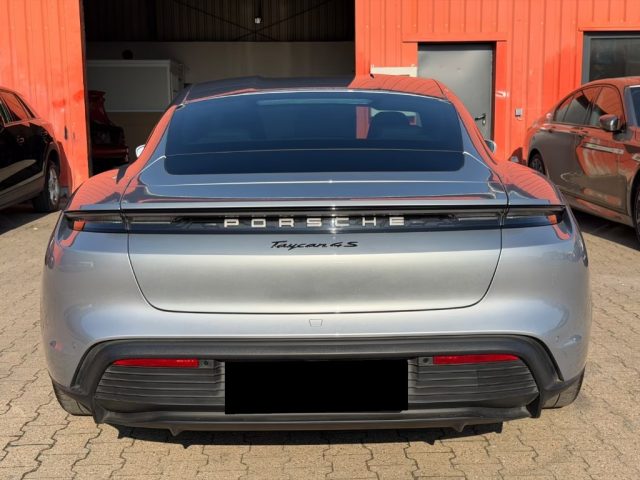 PORSCHE Taycan usata, con Autoradio