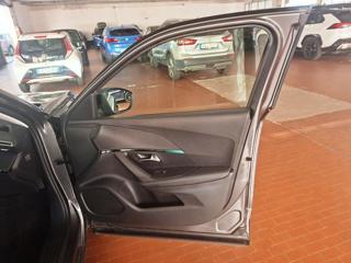 PEUGEOT 2008 usata, con Apple CarPlay