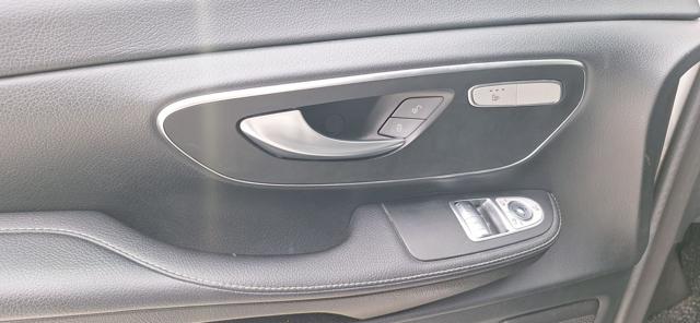 MERCEDES-BENZ V 250 usata, con Cronologia tagliandi