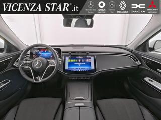 MERCEDES-BENZ E 220 usata, con Boardcomputer