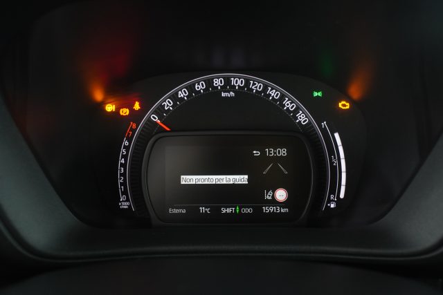 TOYOTA Aygo X usata 11