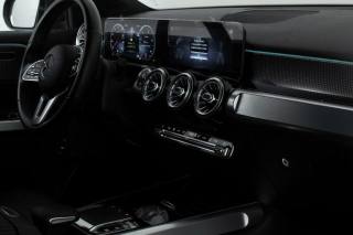 MERCEDES-BENZ GLB 200 usata, con Airbag