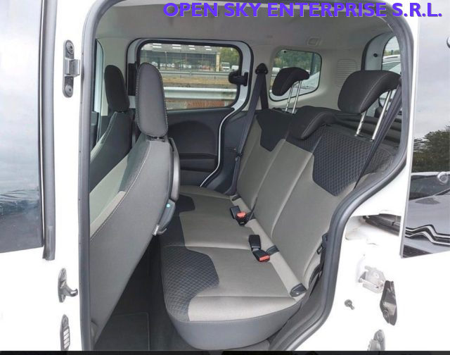 FORD Tourneo Courier usata, con Autoradio
