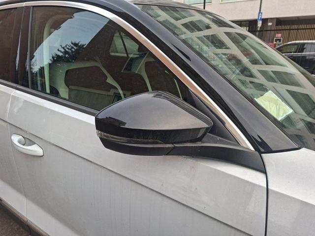 VOLKSWAGEN T-Roc usata, con MP3