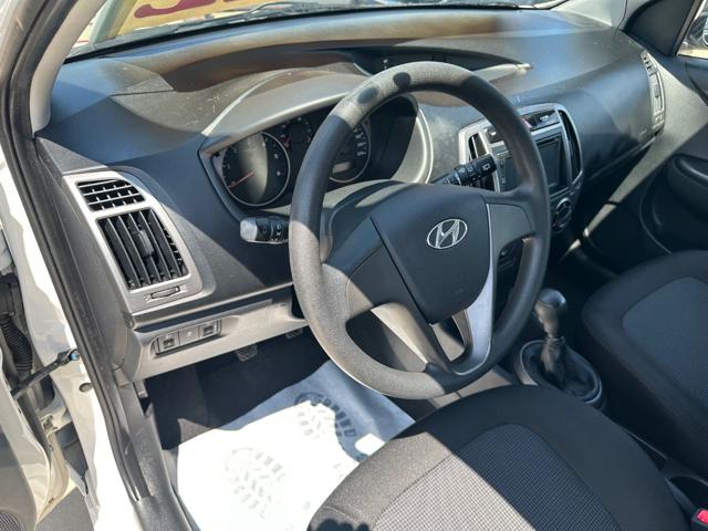 HYUNDAI i20 usata, con Park Distance Control