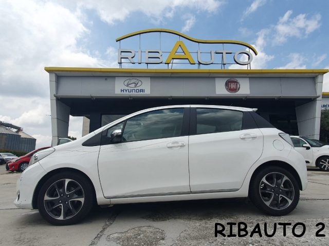 TOYOTA Yaris usata, con Sedile posteriore sdoppiato