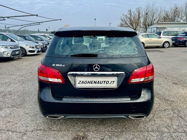 MERCEDES-BENZ B 180 usata, con Isofix