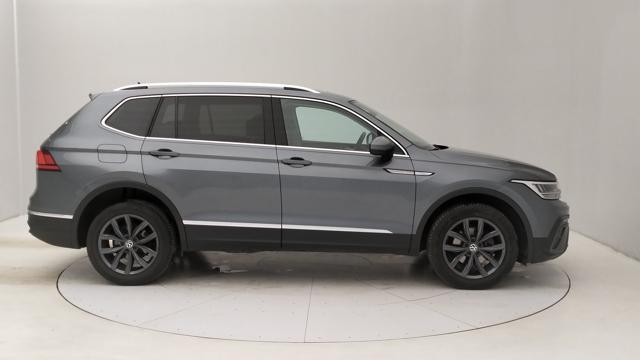 VOLKSWAGEN Tiguan Allspace usata, con Autoradio