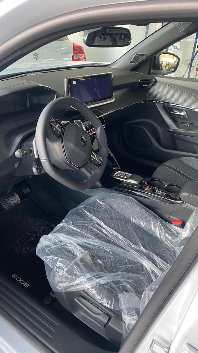 PEUGEOT 2008 usata, con Autoradio