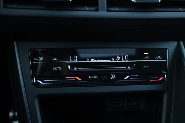 VOLKSWAGEN Taigo usata, con Controllo automatico clima