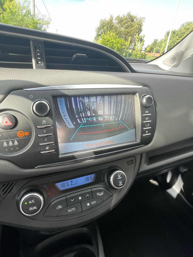 TOYOTA Yaris usata, con Telecamera per parcheggio assistito