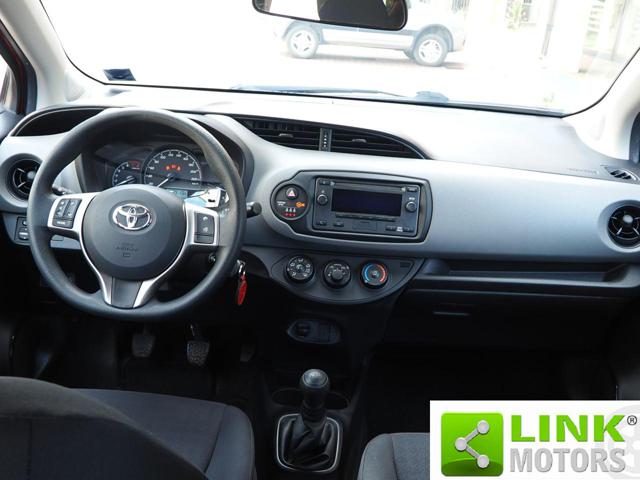 TOYOTA Yaris usata, con Specchietti laterali elettrici