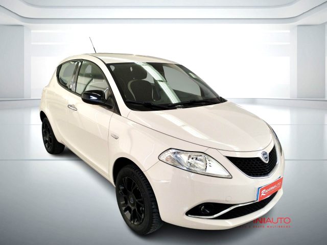 LANCIA Ypsilon usata, con Autoradio
