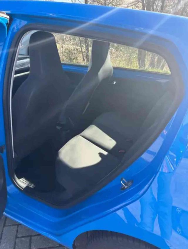 VOLKSWAGEN up! usata 6