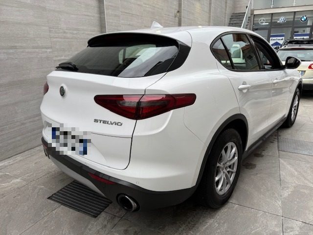 ALFA ROMEO Stelvio usata, con Boardcomputer