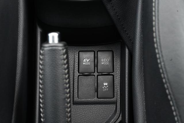 TOYOTA Yaris usata, con Sedile posteriore sdoppiato