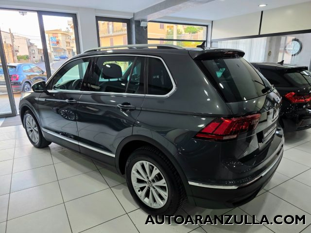 VOLKSWAGEN Tiguan usata, con Autoradio