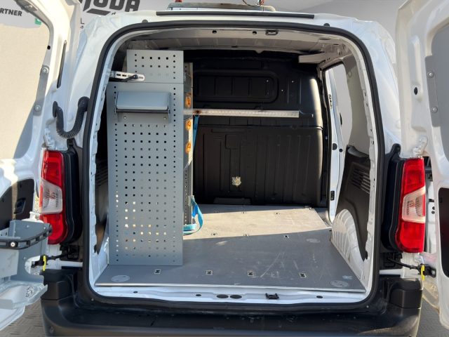 OPEL Combo usata, con Sensori di parcheggio posteriori