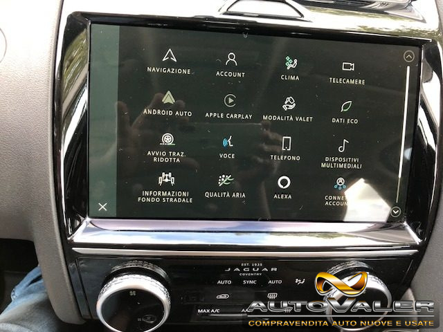 JAGUAR E-Pace usata, con Park Distance Control