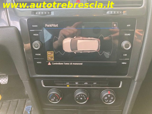 VOLKSWAGEN Golf Variant usata, con Luci diurne LED